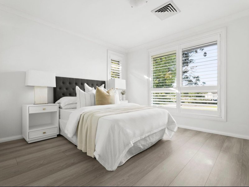 Photo - 30 Lockheed Avenue, Middleton Grange NSW 2171 - Image 11