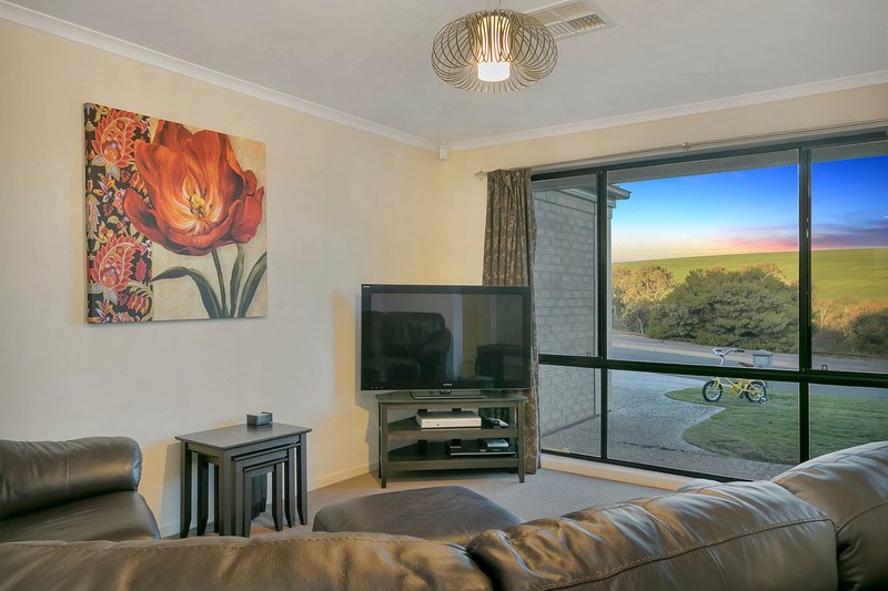 Photo - 30 Lorikeet Grove, Hewett SA 5118 - Image 6