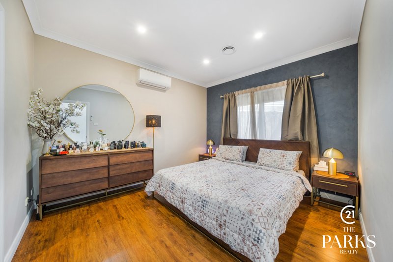 Photo - 30 Lyrebird Crescent, Green Valley NSW 2168 - Image 7
