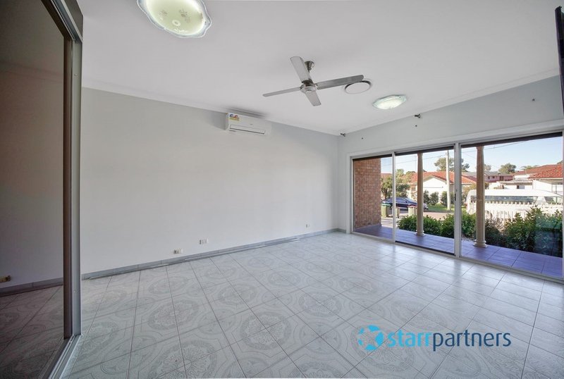 Photo - 30 Mainsbridge Avenue, Liverpool NSW 2170 - Image 7