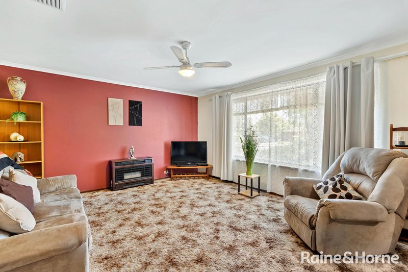 Photo - 30 Malbeck Drive, Reynella East SA 5161 - Image 4