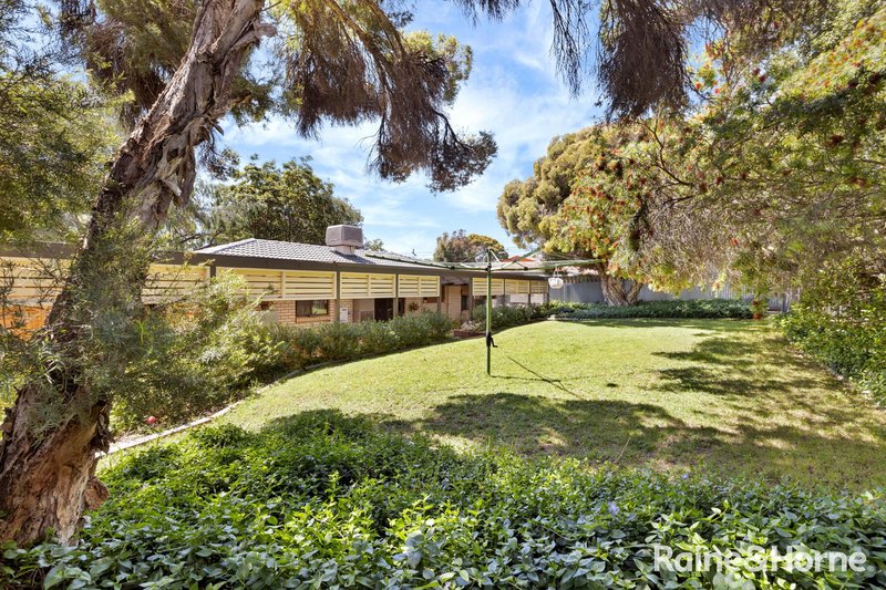 Photo - 30 Malbeck Drive, Reynella East SA 5161 - Image 16