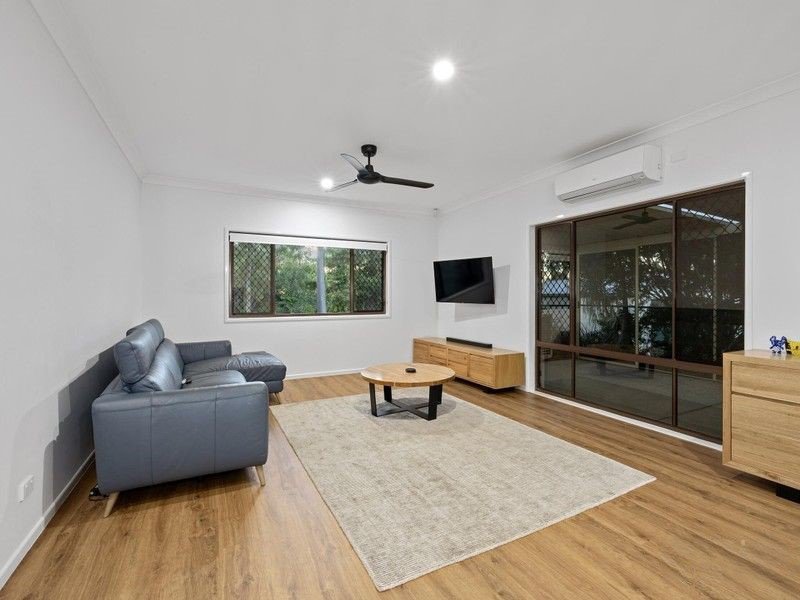 Photo - 30 Manet Crescent, Forest Lake QLD 4078 - Image 8