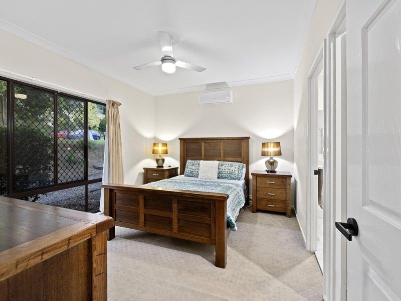 Photo - 30 Manet Crescent, Forest Lake QLD 4078 - Image 9