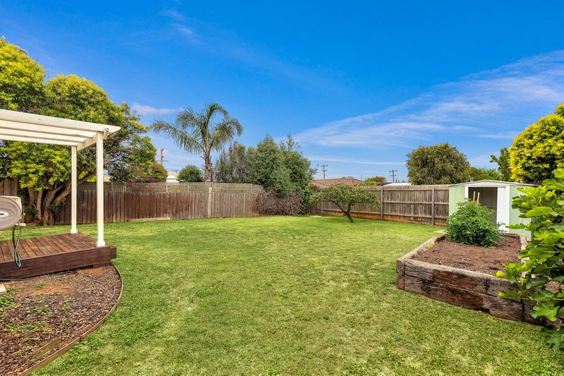 Photo - 30 Maplehurst Avenue, Hoppers Crossing VIC 3029 - Image 16