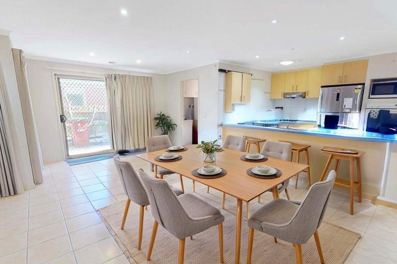 Photo - 30 Mariner Close, Cranbourne North VIC 3977 - Image 4