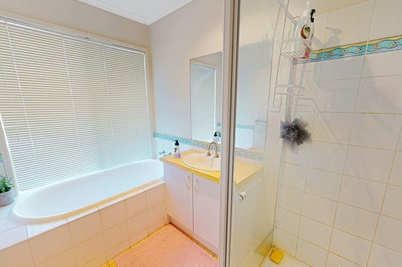 Photo - 30 Mariner Close, Cranbourne North VIC 3977 - Image 7