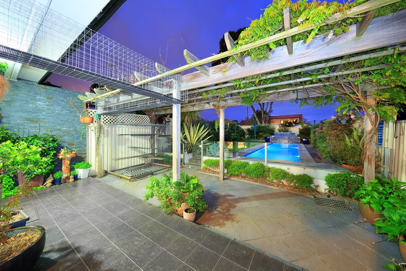 Photo - 30 Mavis Avenue, Peakhurst NSW 2210 - Image 3