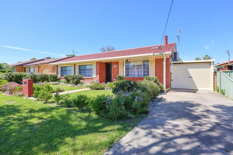 Photo - 30 Maxwell Street, Tamworth NSW 2340 - Image 2