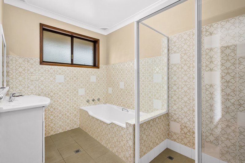 Photo - 30 Mcandrew Crescent, Mangerton NSW 2500 - Image 5