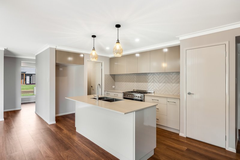Photo - 30 Mcgee Drive, Kearneys Spring QLD 4350 - Image 4
