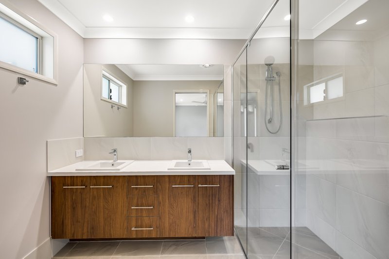 Photo - 30 Mcgee Drive, Kearneys Spring QLD 4350 - Image 9