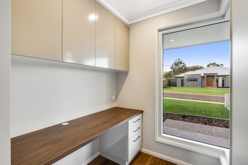 Photo - 30 Mcgee Drive, Kearneys Spring QLD 4350 - Image 11