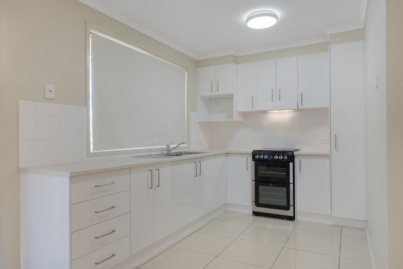 Photo - 30 Mclaren Place, Ingleburn NSW 2565 - Image 3