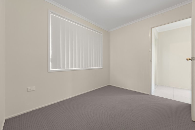 Photo - 30 Mclaren Place, Ingleburn NSW 2565 - Image 9