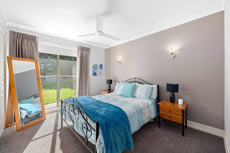 Photo - 30 Meadow Lane, Newborough VIC 3825 - Image 10