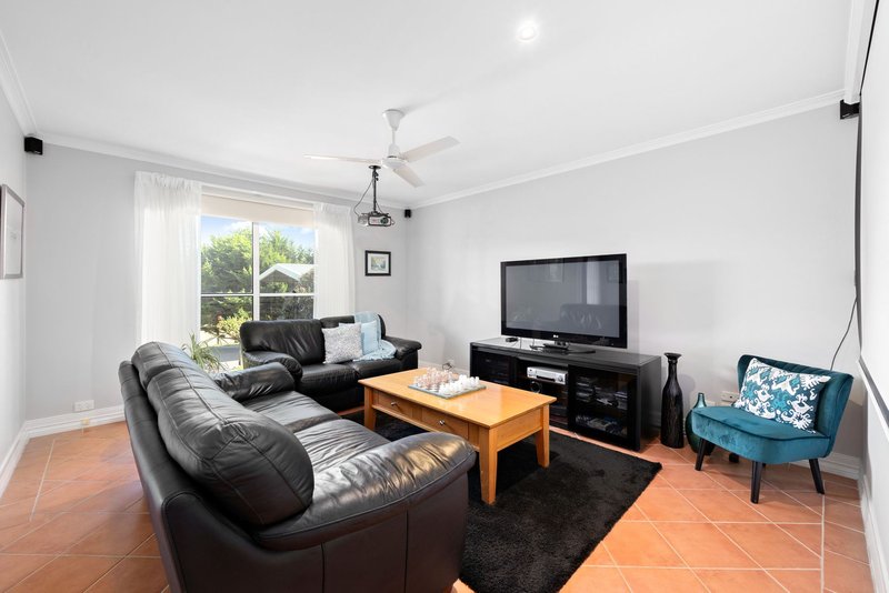 Photo - 30 Meadow Lane, Newborough VIC 3825 - Image 16