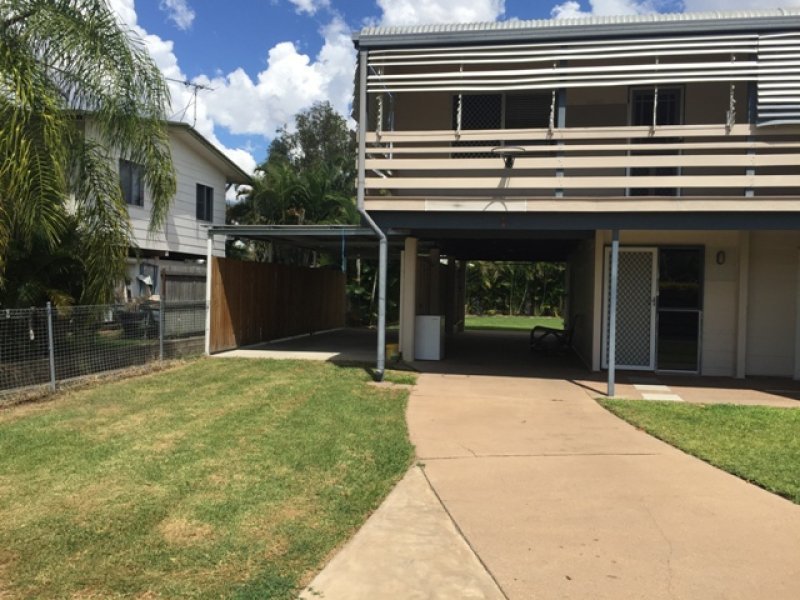 Photo - 30 Mellish Crescent, Emerald QLD 4720 - Image 2
