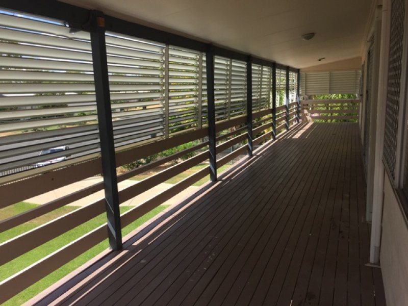 Photo - 30 Mellish Crescent, Emerald QLD 4720 - Image 5