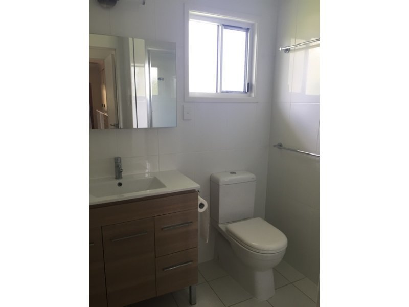 Photo - 30 Mellish Crescent, Emerald QLD 4720 - Image 12