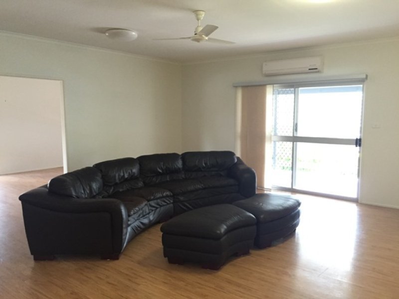 Photo - 30 Mellish Crescent, Emerald QLD 4720 - Image 15