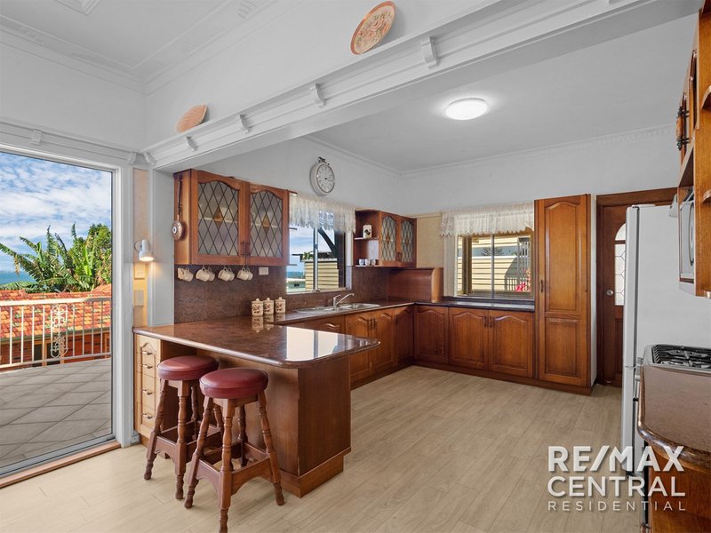 Photo - 30 Melville Terrace, Wynnum QLD 4178 - Image 10