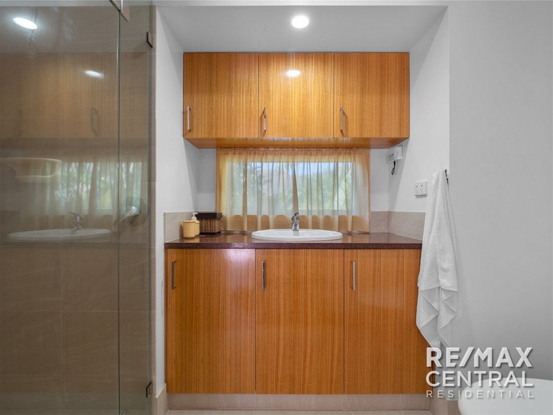 Photo - 30 Melville Terrace, Wynnum QLD 4178 - Image 34