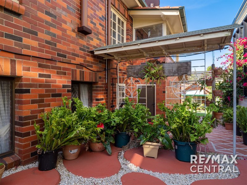 Photo - 30 Melville Terrace, Wynnum QLD 4178 - Image 35