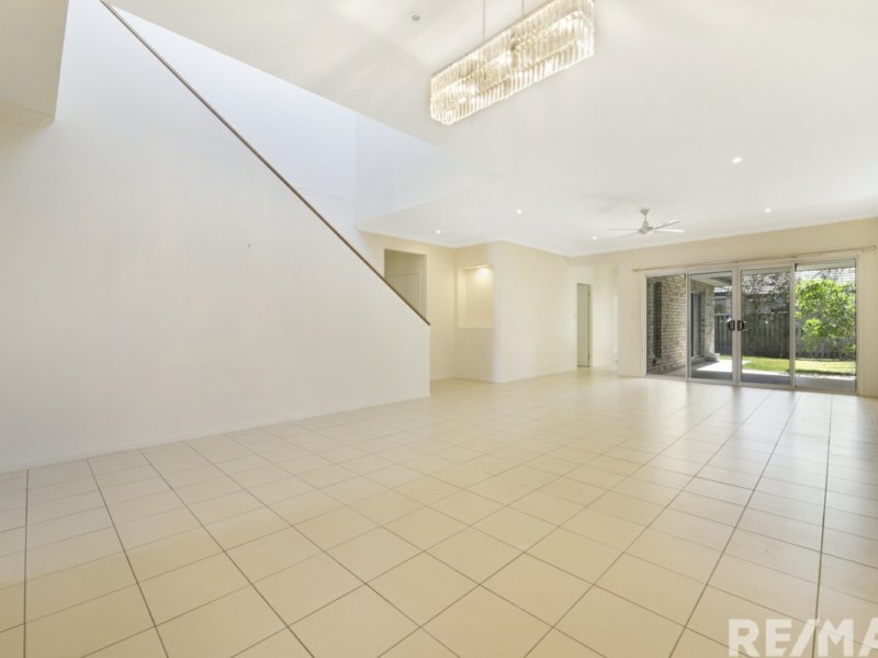 Photo - 30 Meridien Avenue, Varsity Lakes QLD 4227 - Image 5