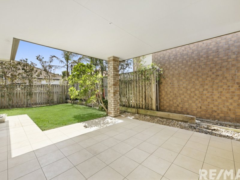 Photo - 30 Meridien Avenue, Varsity Lakes QLD 4227 - Image 11