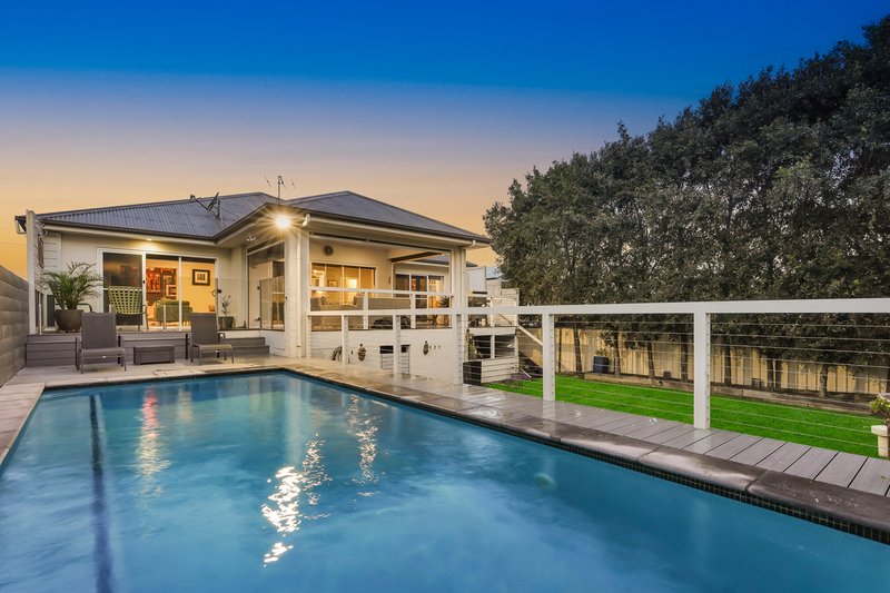 Photo - 30 Mirreen Avenue, Davistown NSW 2251 - Image 1