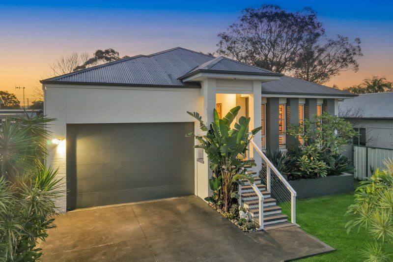 Photo - 30 Mirreen Avenue, Davistown NSW 2251 - Image 2