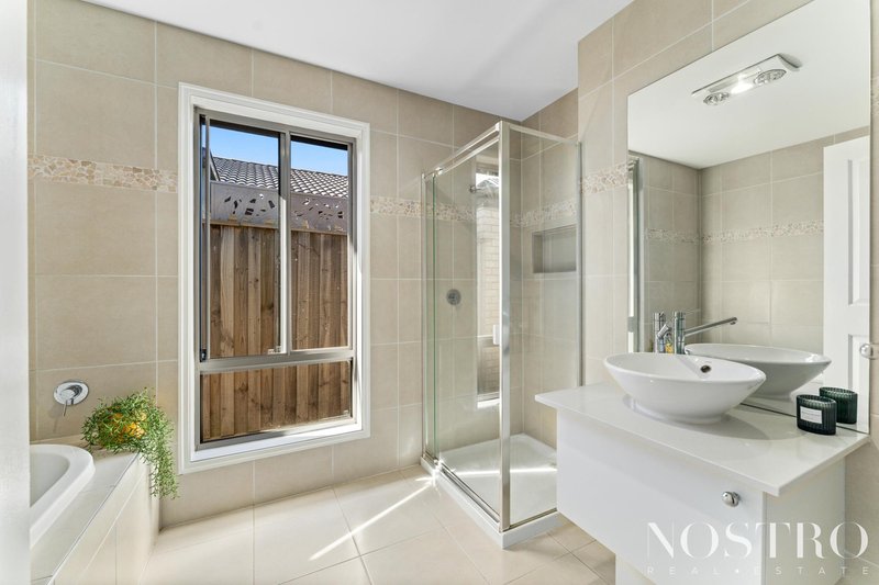 Photo - 30 Mombassa Drive, Wollert VIC 3750 - Image 12