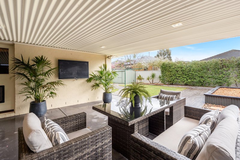 Photo - 30 Mulberry Pass, Craigieburn VIC 3064 - Image 13
