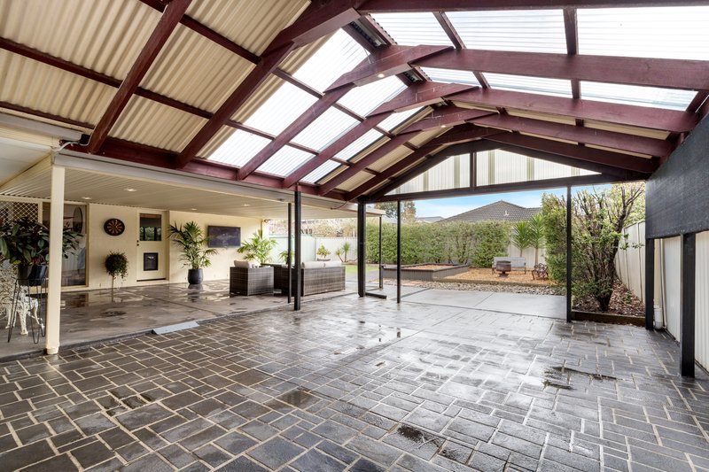Photo - 30 Mulberry Pass, Craigieburn VIC 3064 - Image 15