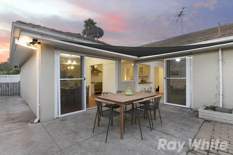 Photo - 30 Mulkarra Drive, Chelsea VIC 3196 - Image 7