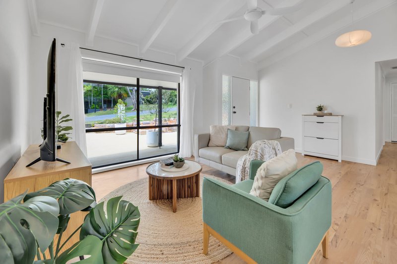 Photo - 30 Murrumba Drive, Ashmore QLD 4214 - Image 5