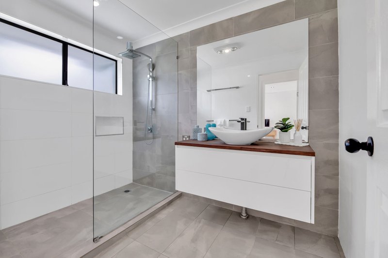 Photo - 30 Murrumba Drive, Ashmore QLD 4214 - Image 15