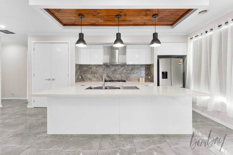 Photo - 30 Naroon Drive, Kalkallo VIC 3064 - Image 2