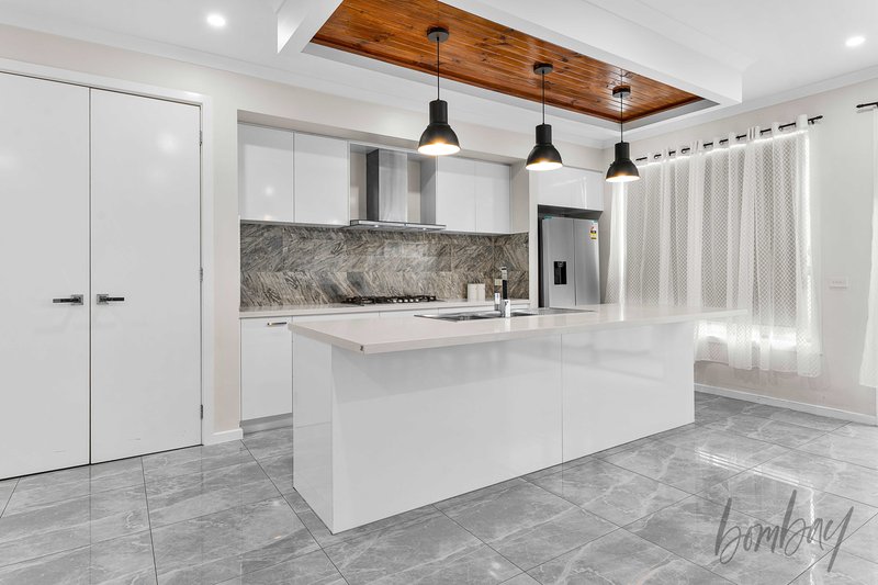 Photo - 30 Naroon Drive, Kalkallo VIC 3064 - Image 3