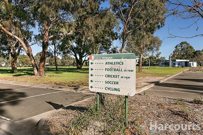 Photo - 30 Newhaven Road, Burwood East VIC 3151 - Image 5