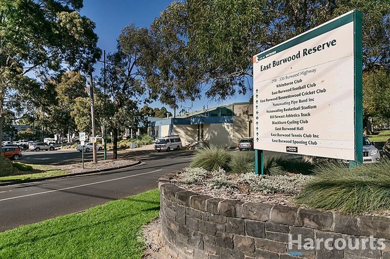 Photo - 30 Newhaven Road, Burwood East VIC 3151 - Image 6