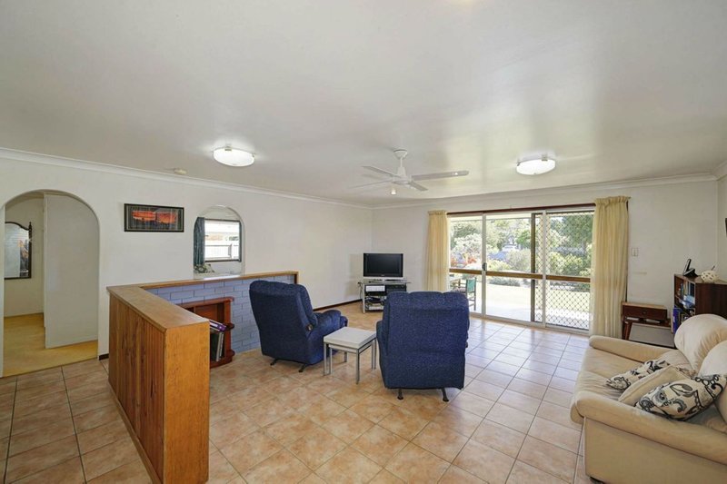 Photo - 30 Nielson Avenue, Burnett Heads QLD 4670 - Image 11