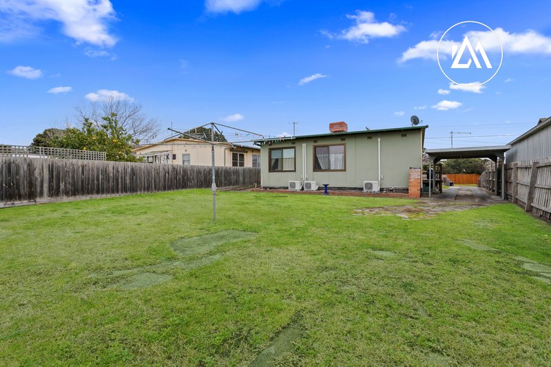 Photo - 30 Norfolk Crescent, Frankston North VIC 3200 - Image 10