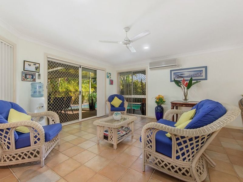 Photo - 30 Nuthatch St , Burleigh Waters QLD 4220 - Image 4