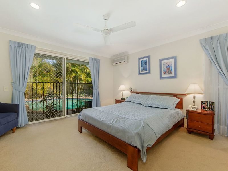 Photo - 30 Nuthatch St , Burleigh Waters QLD 4220 - Image 8