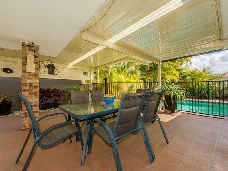 Photo - 30 Nuthatch St , Burleigh Waters QLD 4220 - Image 15