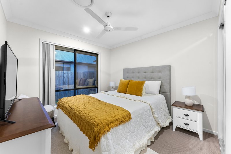 Photo - 30 Oatley Street, Mango Hill QLD 4509 - Image 9