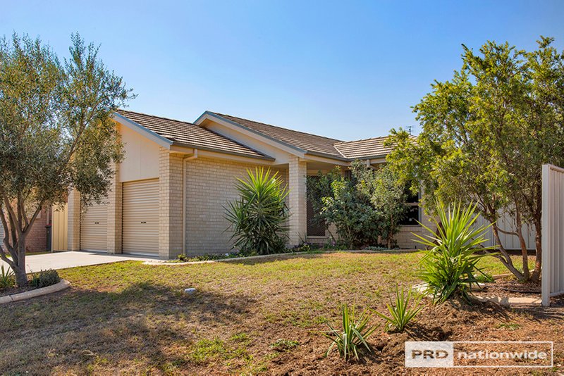 Photo - 30 Orley Drive, Tamworth NSW 2340 - Image 2