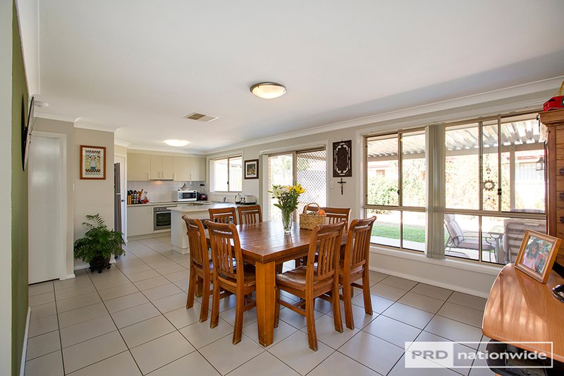 Photo - 30 Orley Drive, Tamworth NSW 2340 - Image 11